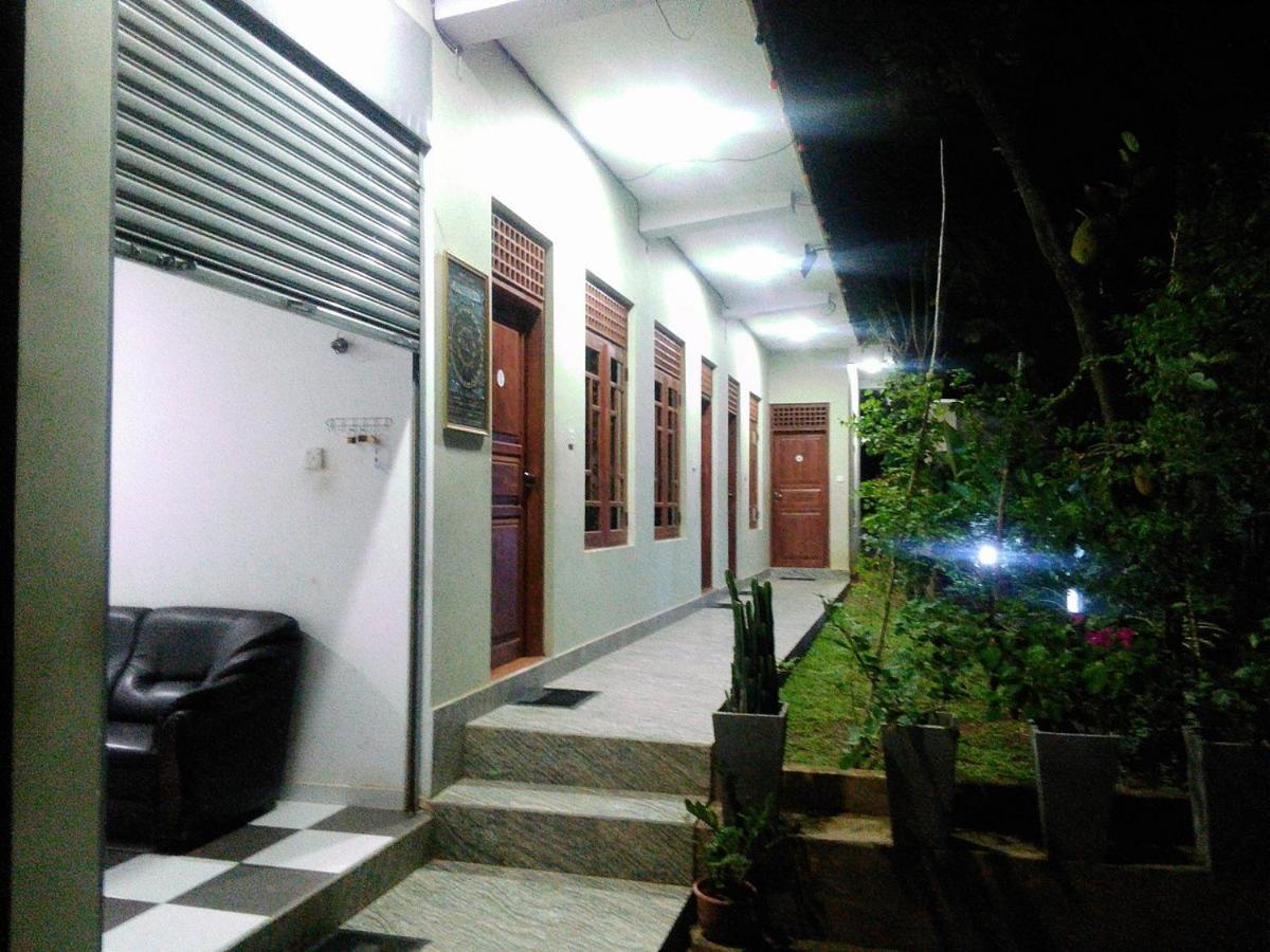 Dinimuthu Rest Inn Велавая Екстериор снимка