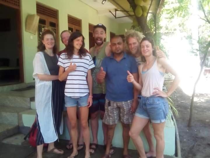 Dinimuthu Rest Inn Велавая Екстериор снимка